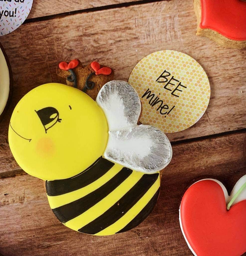 Very Vero Sweets by Design - Valentine Bee Cookie Cutter