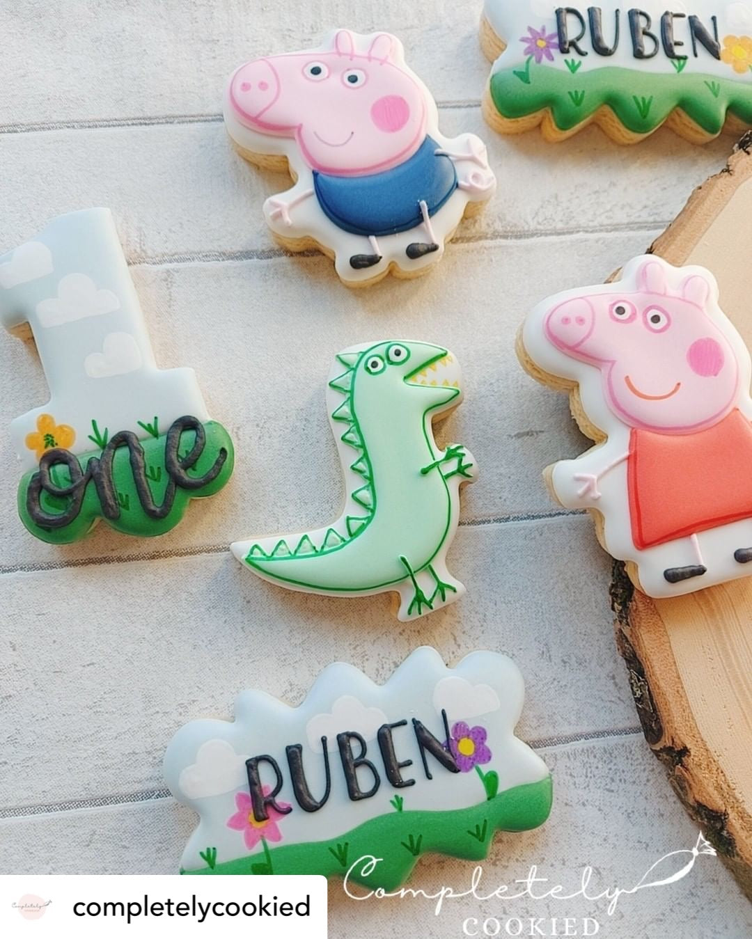 Cartoon Pig and Family - Dino Cookie Cutter